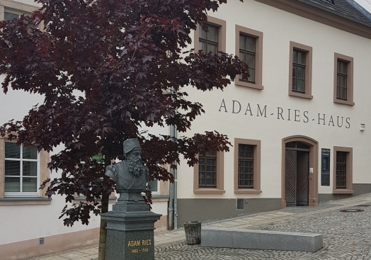 Johannisgasse a Muzeum Adama Riese